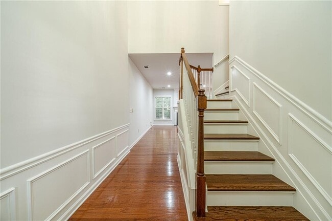 Building Photo - 2061 Fosco Dr NW
