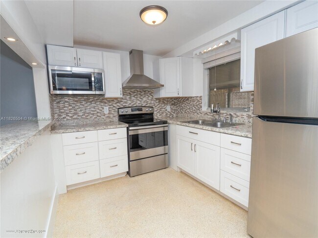 Building Photo - 3421 Cantrell