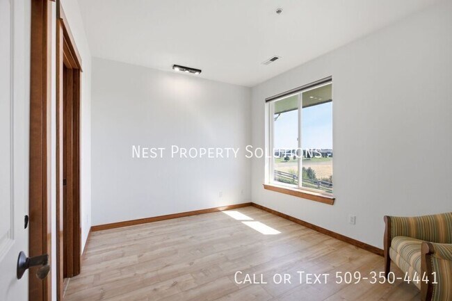 Building Photo - 6432 Melby Way NE