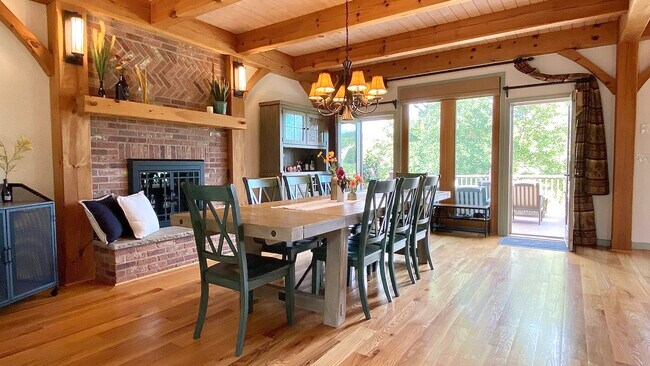 Building Photo - 7 Silo Ln