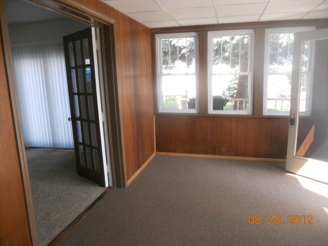 Building Photo - 417 Crooks Ave