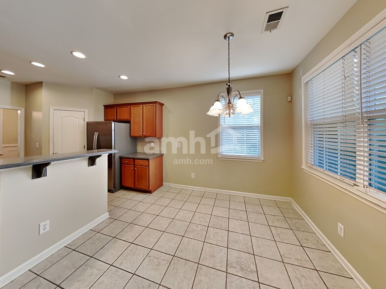 Building Photo - 183 Diamond Ridge Ave