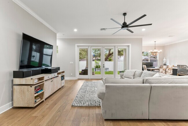 Building Photo - 3314 W Villa Rosa St