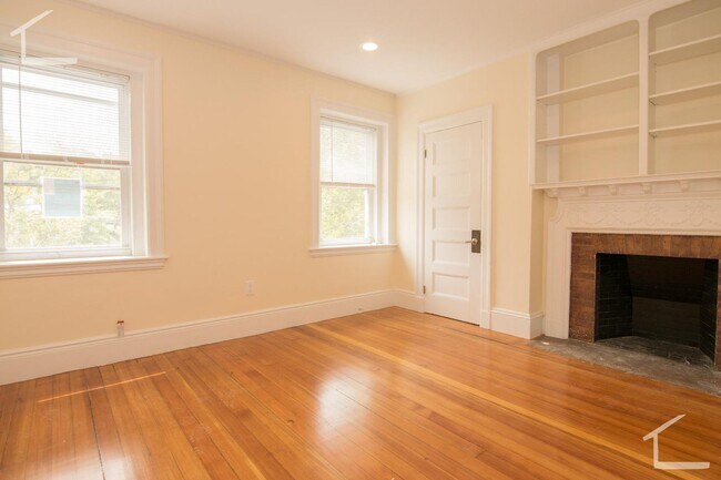 Building Photo - 1620 Beacon St
