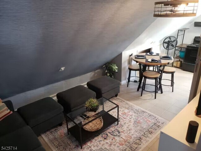 Building Photo - 187 Milford Ave