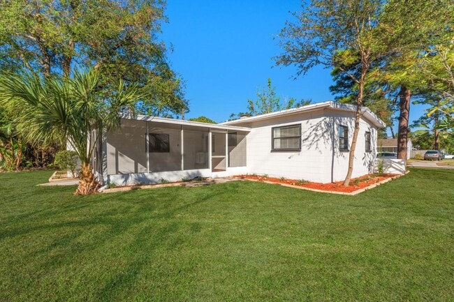 Building Photo - 5100 3rd Ave S