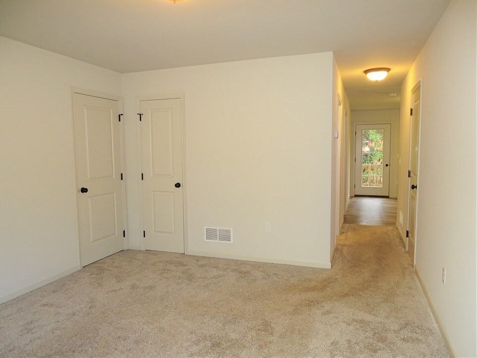 Building Photo - 45 Maize Cir