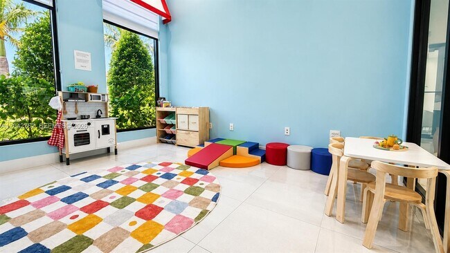 Building Photo - 307 NE 208th Terrace