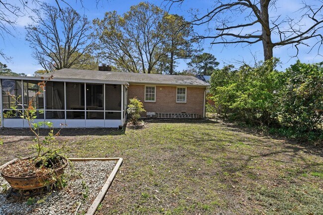 Building Photo - 3 Bedroom 1.5 bath home in hampton