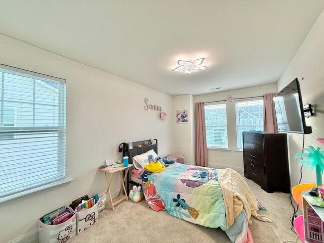 Building Photo - Newly Built 3BD, 2.5BA End Unit Zebulon Townhome in an HOA Community with Premier Amenities