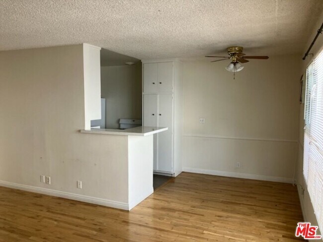Building Photo - 1137 Wilcox Pl