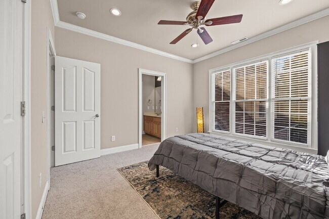 Building Photo - "Luxurious 4-Bed Oasis with Granite Countertops & Cozy Fireplace in Charlotte - 3914 Sq Ft of Ele...