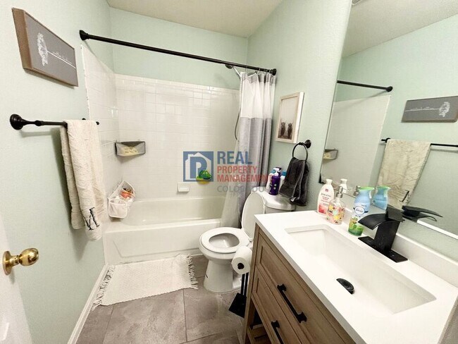 Building Photo - 17627 Cornish Pl