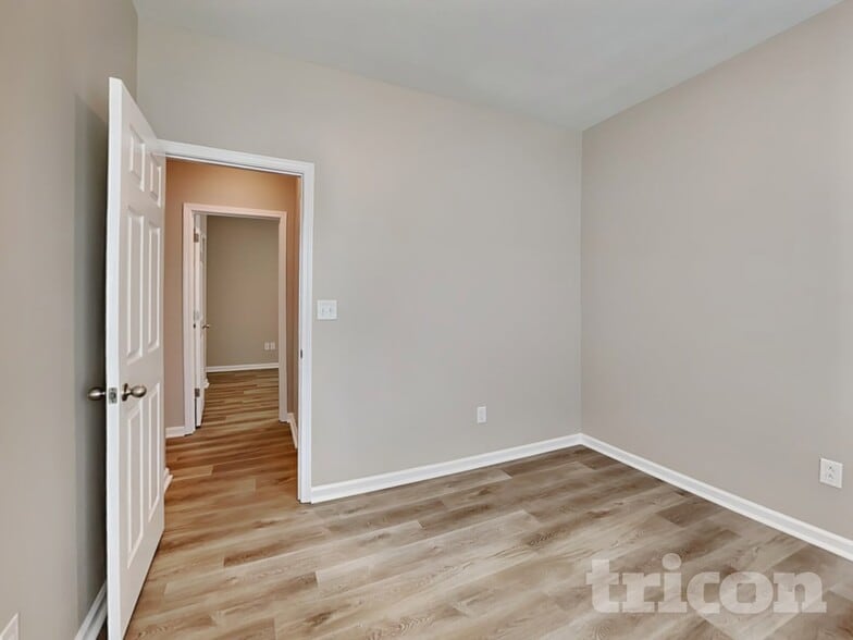 Building Photo - 1229 S Aberdeen Dr