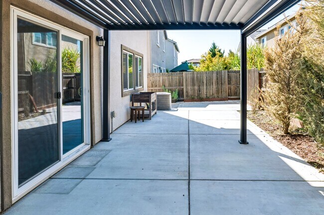 Building Photo - 4347 Ibiza Island Way