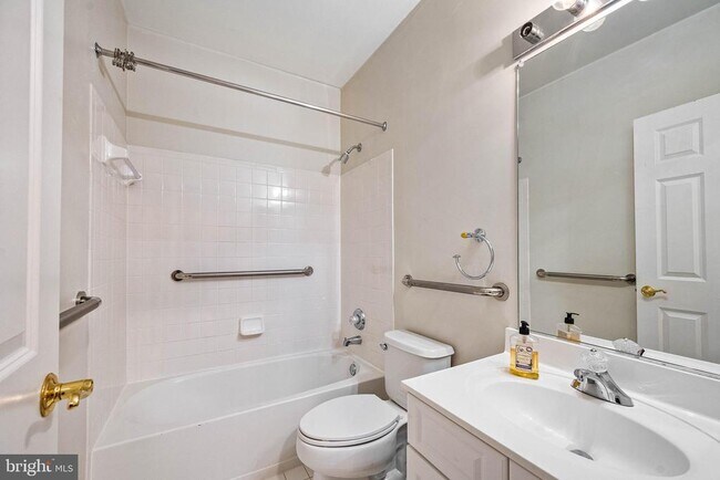 Building Photo - 2393 Watters Glen Ct