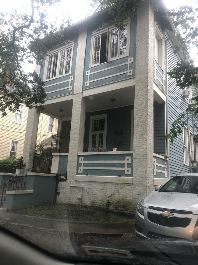 Building Photo - 1915 Napoleon Ave