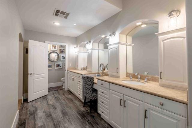 Building Photo - 15263 Presilla Dr