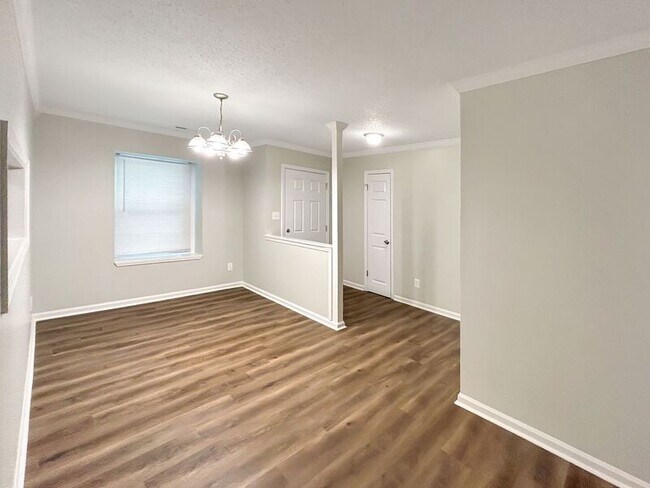 Building Photo - 106 Greenwood Cir