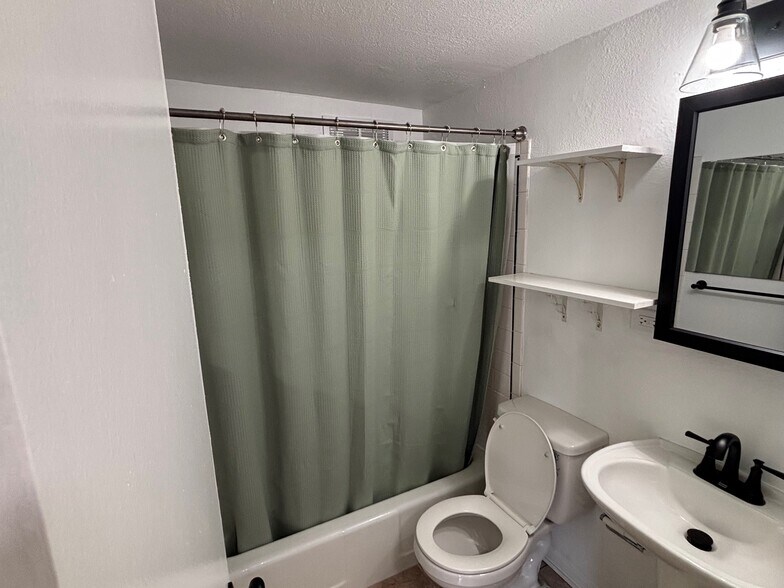 Building Photo - 85 N Grant St