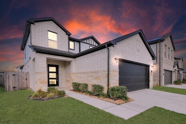 Primary Photo - 5819 Blue Grama Dr