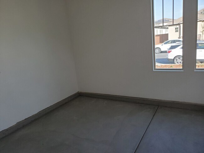 Building Photo - Next Gen Home with main house and guess unit in Spring lake Area