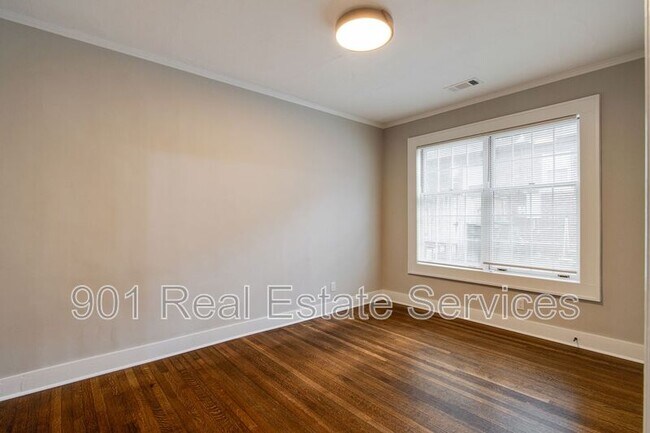 Building Photo - 2115 Hallwood Dr