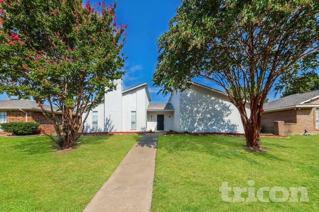 Building Photo - 725 Villa Ridge Dr