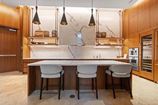 Building Photo - 99 Hudson St