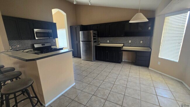 Building Photo - 1541 S 34th Ave