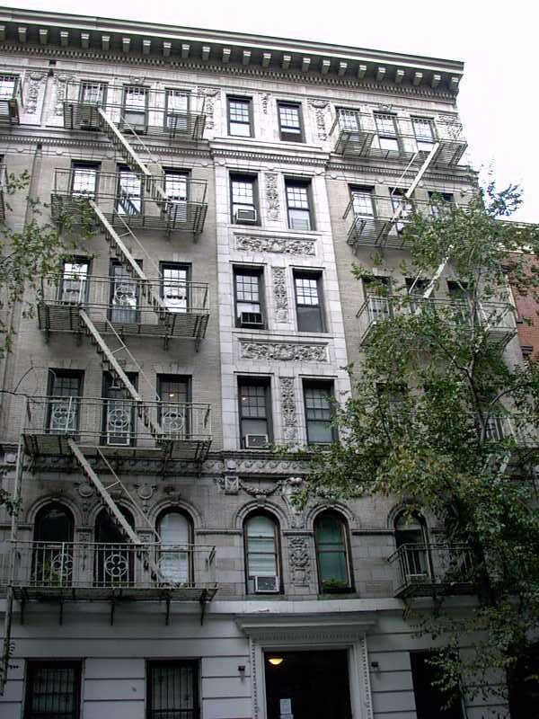 Building Photo - 137 W 12th St