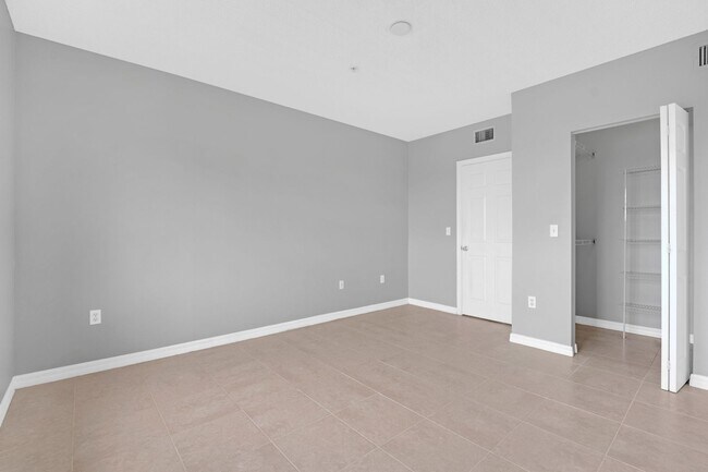 Building Photo - Modern Living in Miramar – 2 Bed/2 Bath Co...