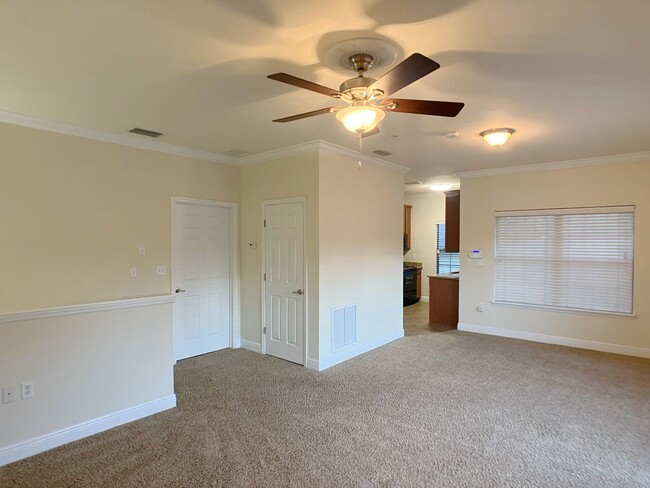 Building Photo - Margaret's Manor - Beautiful 2 Bedroom, 2 ...