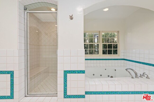 Building Photo - 139 S Anita Ave