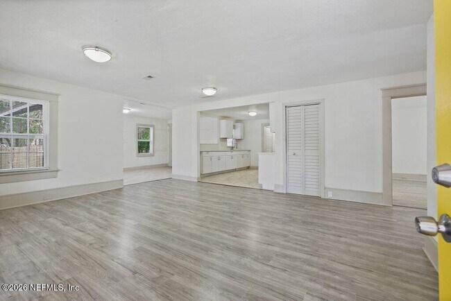 Building Photo - 3058 Rosselle St