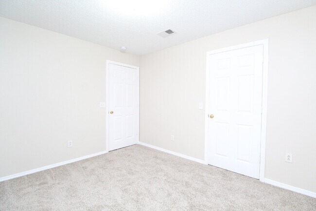 Building Photo - Updated 3BR Patio Home in Brownsville with Open Living Layout, Interior Laundry, Easy-Care Yard &...