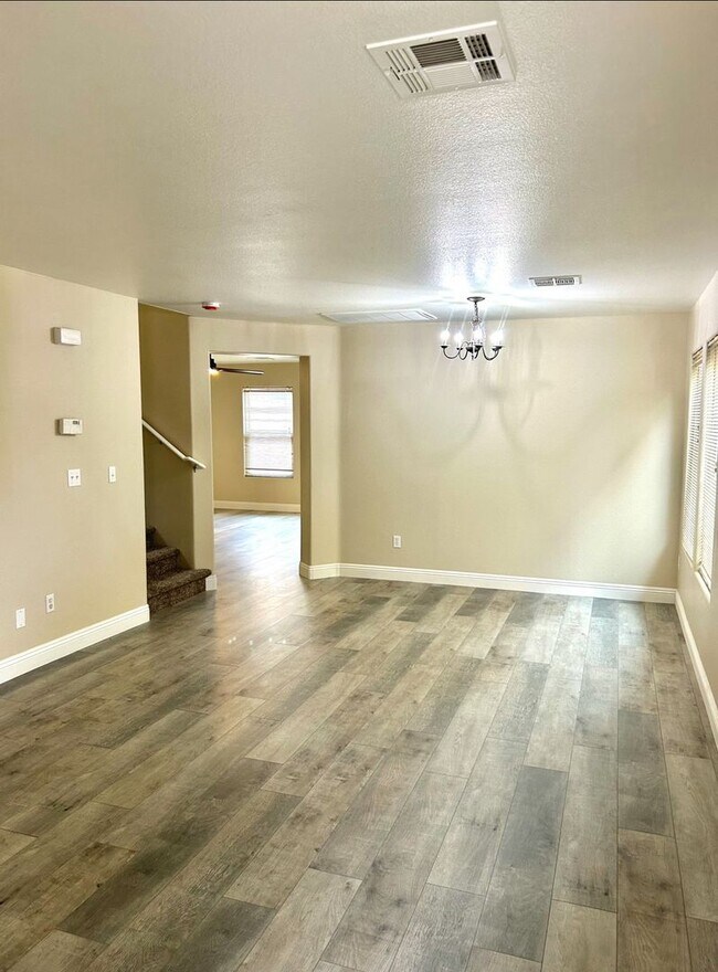 Building Photo - SW!!! OVER 2000 SQ FT!!! New Carpet!!! New Flooring!!! Freshly Painted!!! 4 bed 3 bath!!! Low Mai...