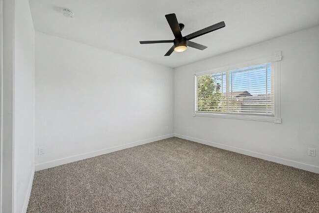 Building Photo - 2303 E Inverness Ave