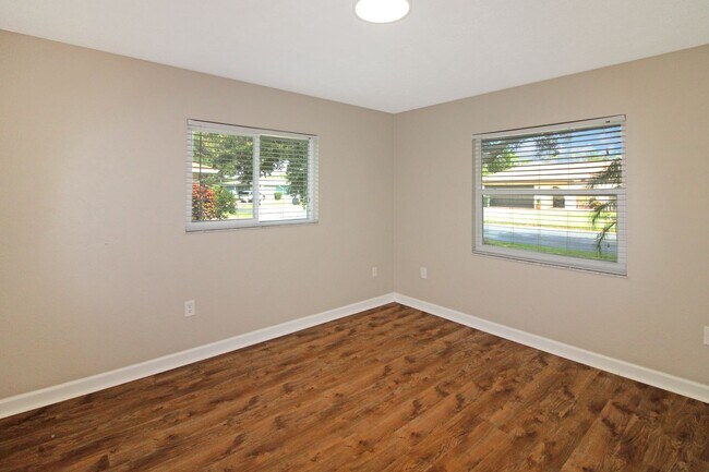Building Photo - 1036 N Cypress Point Dr