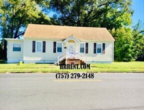 Building Photo - Adorable Renovated 4 Bedroom 1.5 Bathroom ...