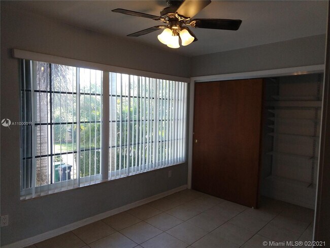 Building Photo - 9202 SW 73rd Avrd