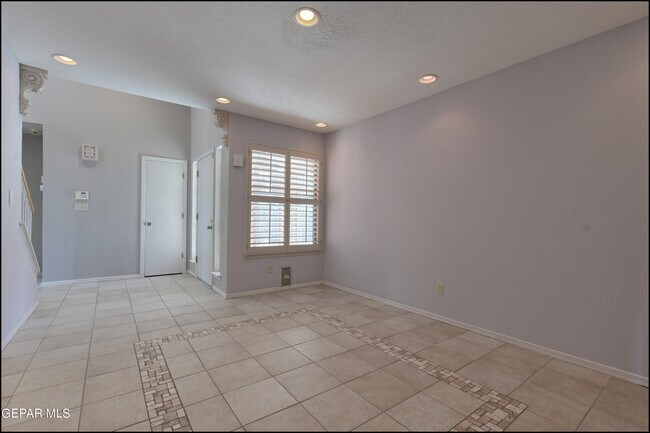 Building Photo - 601 Firedale Ln