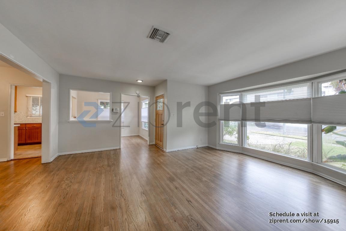 Building Photo - 5142 Balboa Blvd