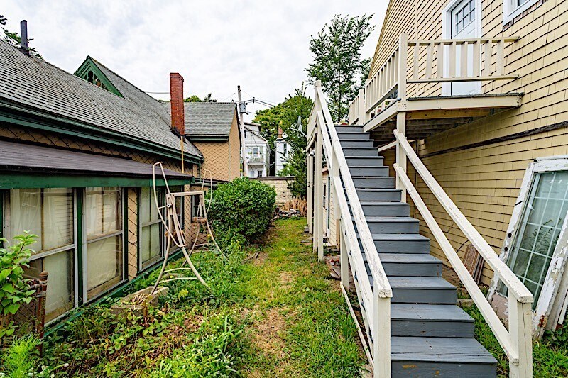 Building Photo - 58 Atherton St