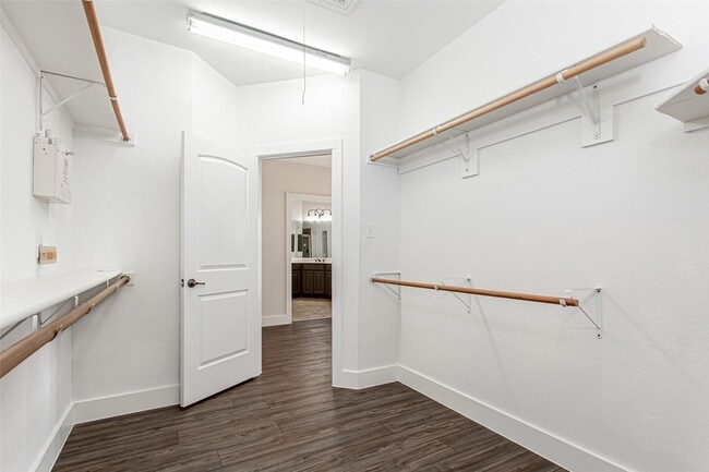 Building Photo - 4738 Coyote Trail