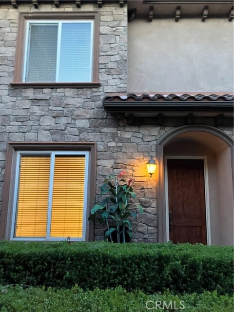 Building Photo - 128 E Broadway