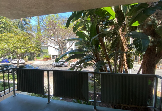 Building Photo - 319 S Clark Dr