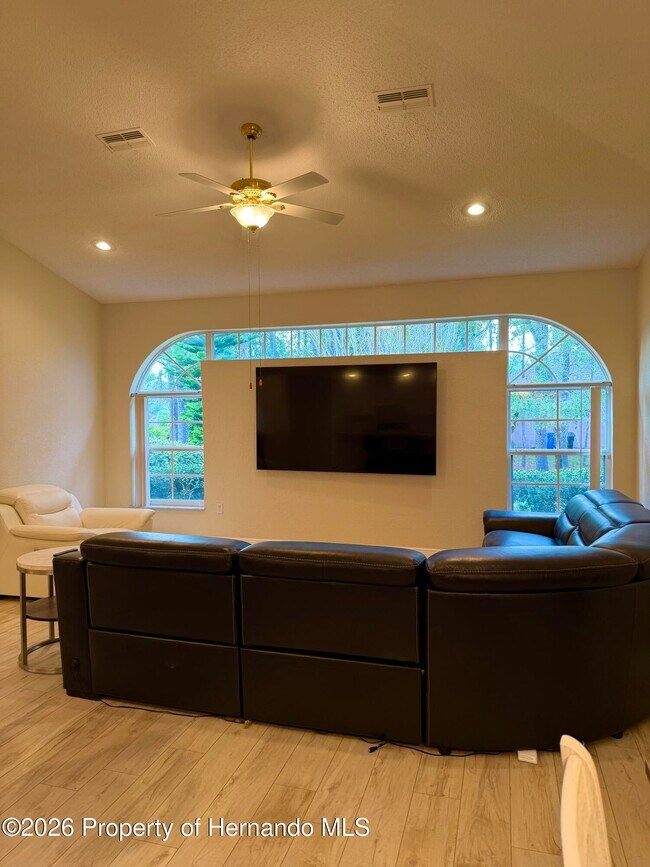 Building Photo - 9448 Tooke Shore Dr