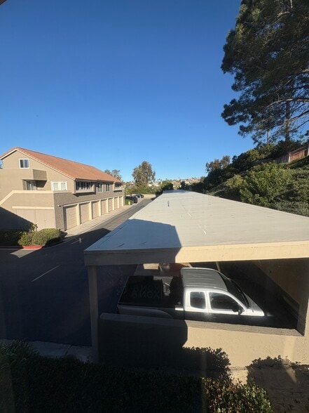 Covered Carport - 930 Via Mil Cumbres