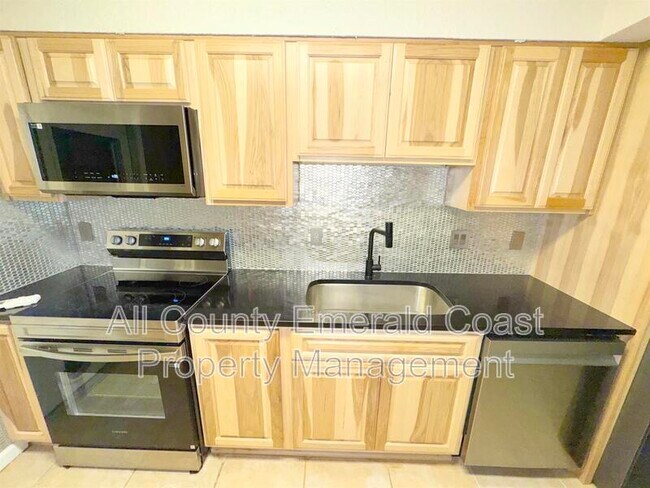 Building Photo - 114 Opp Blvd NE